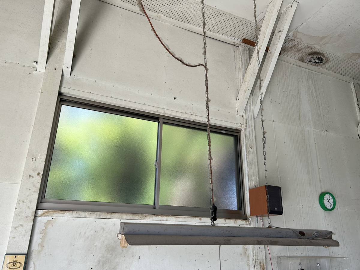 TERAMOTOの【施工例】倉庫の窓を引違いアルミサッシに取替しました。の施工後の写真2