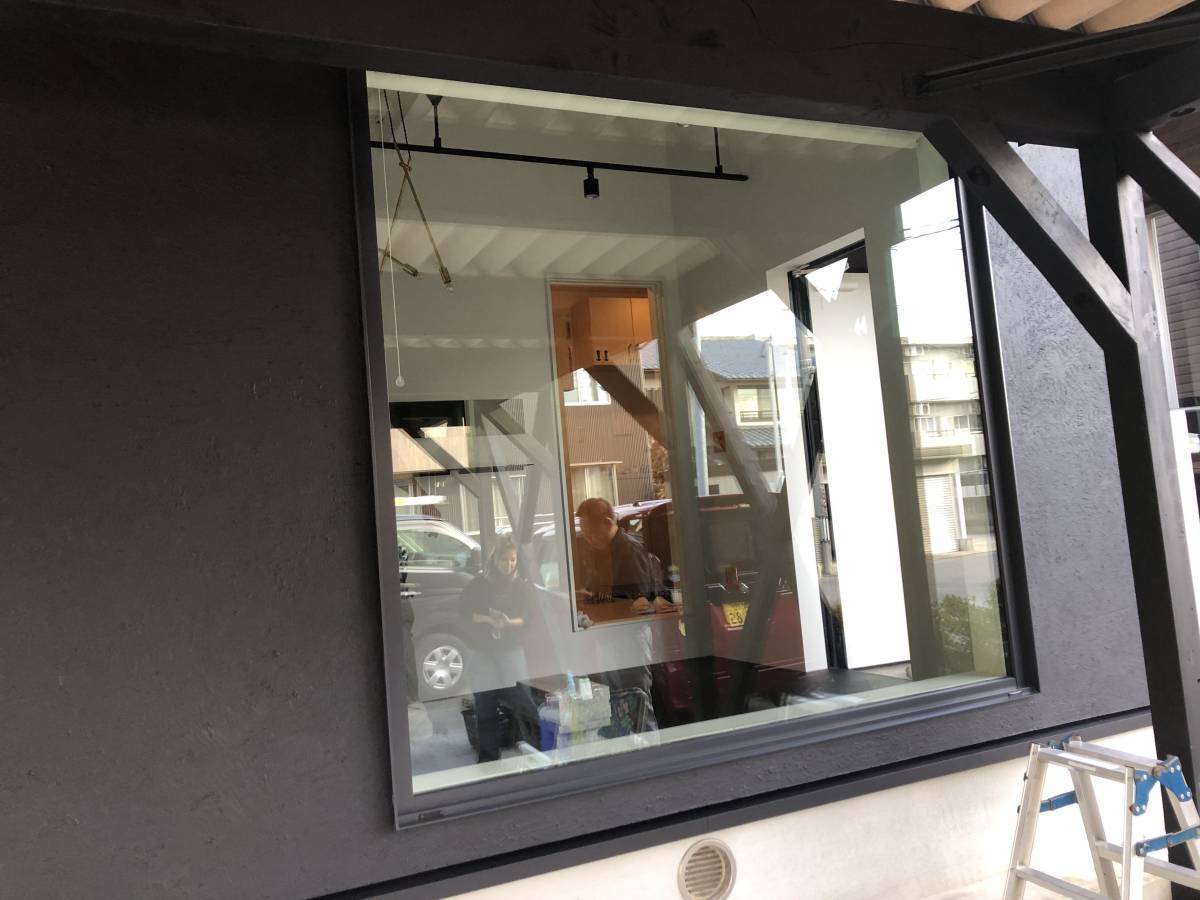TERAMOTOの【施工例】外窓をLIXILの高断熱ハイブリッド窓TWに取替しました。の施工後の写真1