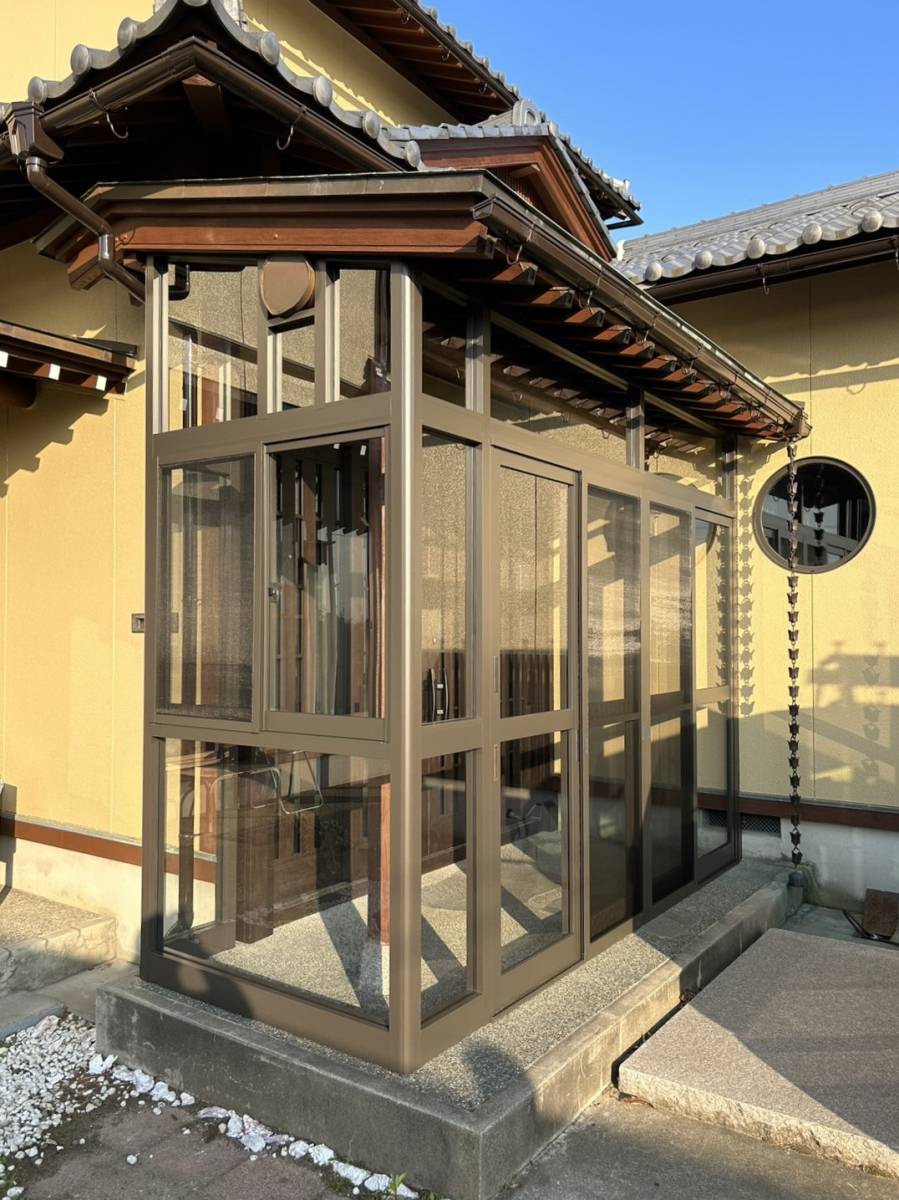 TERAMOTOの【施工例】玄関に風除室を取付しました。の施工後の写真2