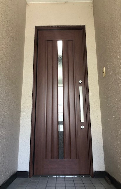 TERAMOTOの【施工例】玄関ドアを１日でリフォーム！の施工後の写真1