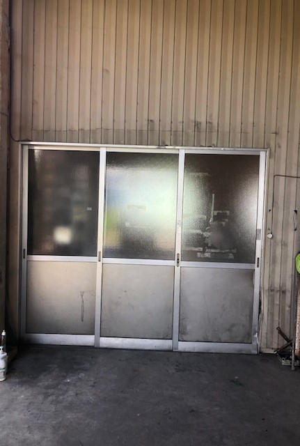 TERAMOTOの【施工例】工場のフロント引戸を取替しました。の施工前の写真1