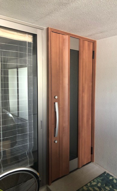 TERAMOTOの【施工例】納戸の開口部分に玄関ドアを取付しました。の施工後の写真2