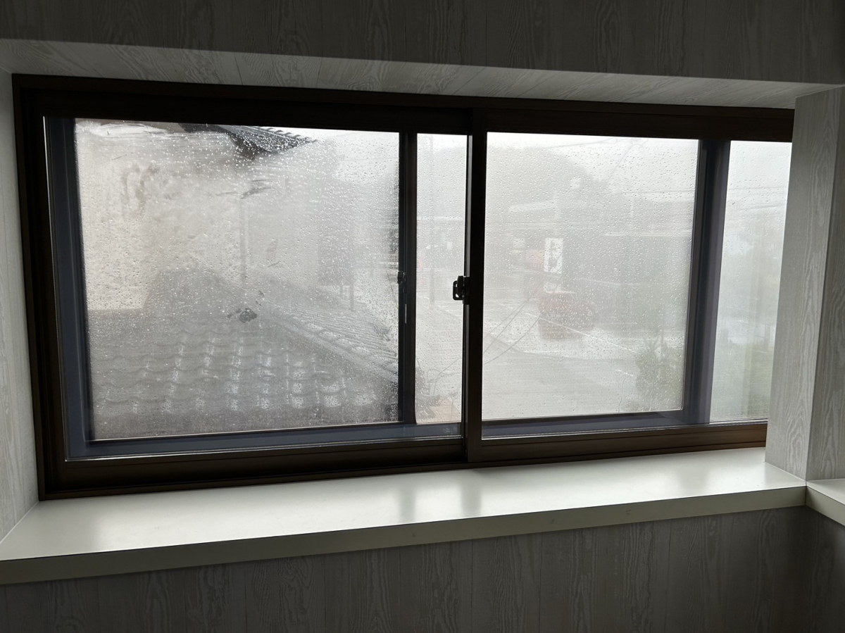 TERAMOTOの【施工例】コーナー出窓の手前に内窓を取付しました。の施工後の写真2