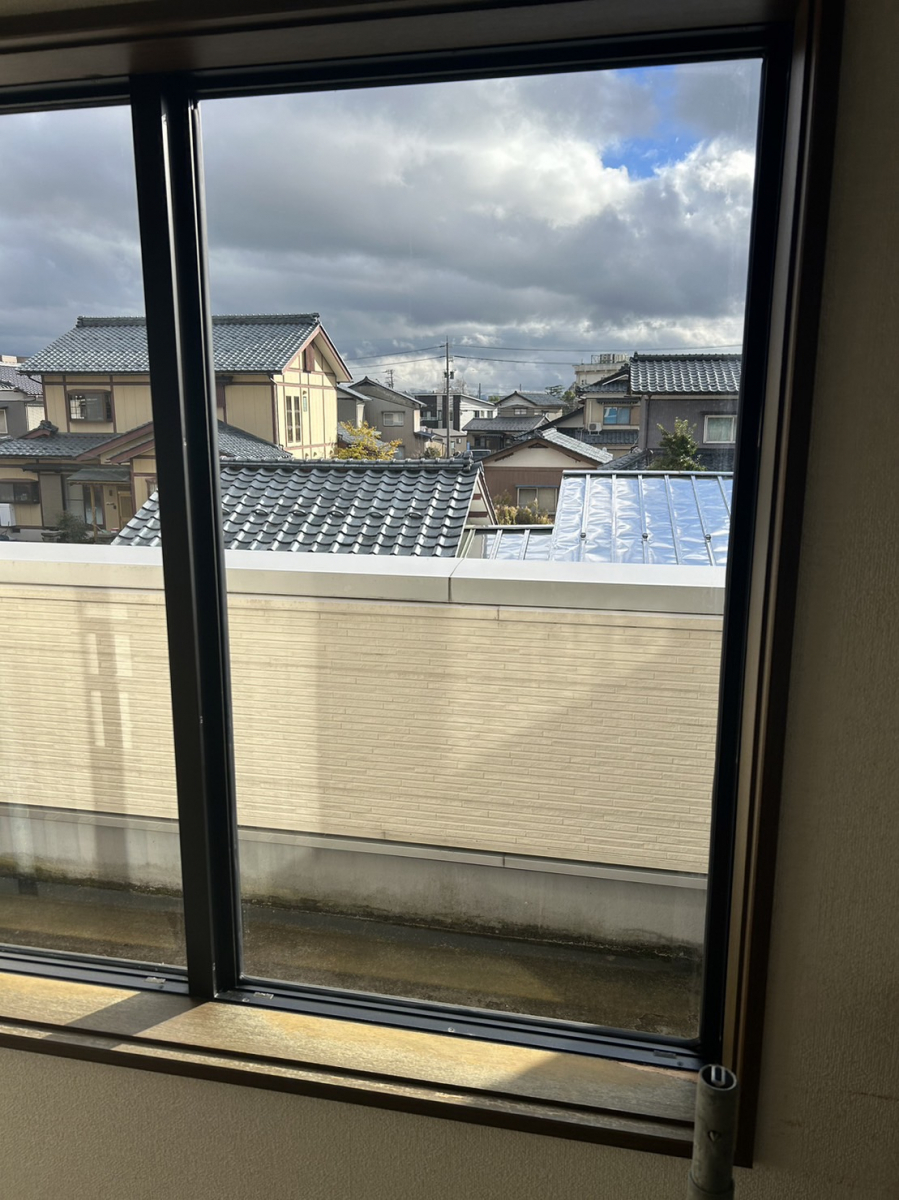 TERAMOTOの【施工例】吹き抜けの窓に内窓を施工させていただきました。の施工前の写真3
