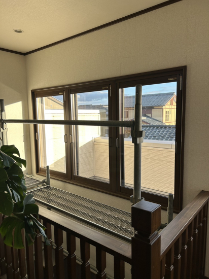 TERAMOTOの【施工例】吹き抜けの窓に内窓を施工させていただきました。施工事例写真1