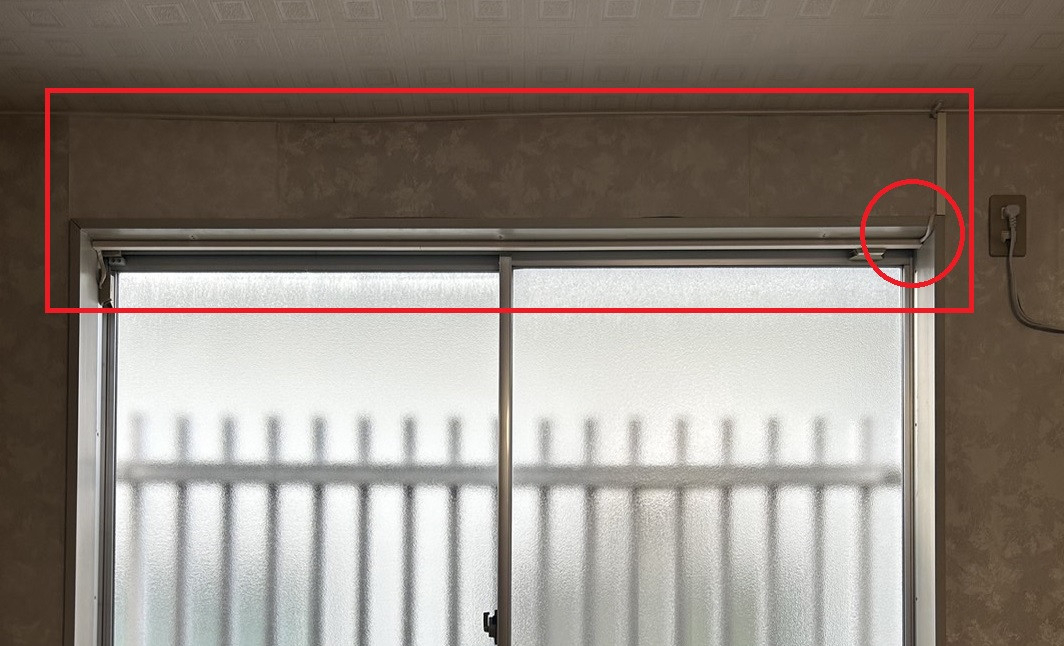 TERAMOTOの【施工例】警備保障の配線がある窓に内窓を施工させていただきました。の施工前の写真2
