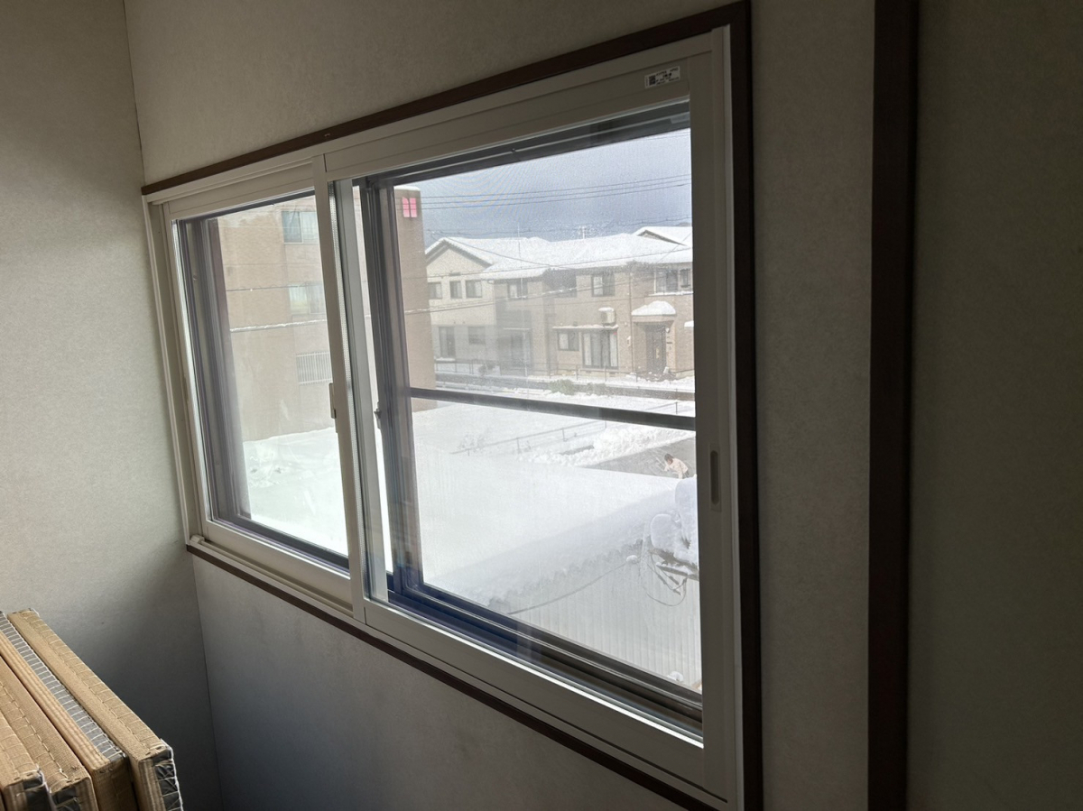 TERAMOTOの【施工例】単板ガラスの窓の内側に内窓インプラスを施工させていただきました。の施工後の写真2