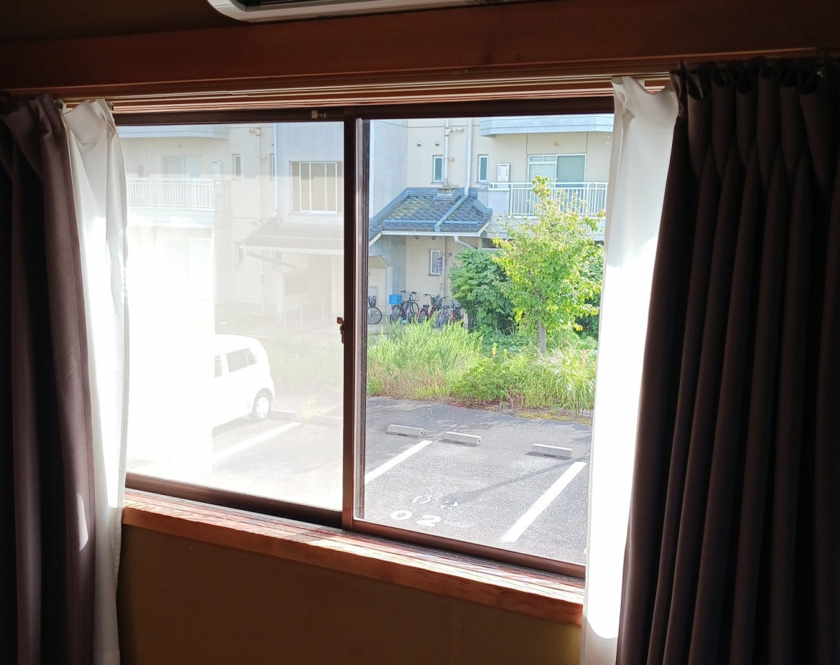 TERAMOTOの【内窓施工例】和室のアルミサッシ窓内側に内窓インプラスを施工させていただきました。の施工前の写真1