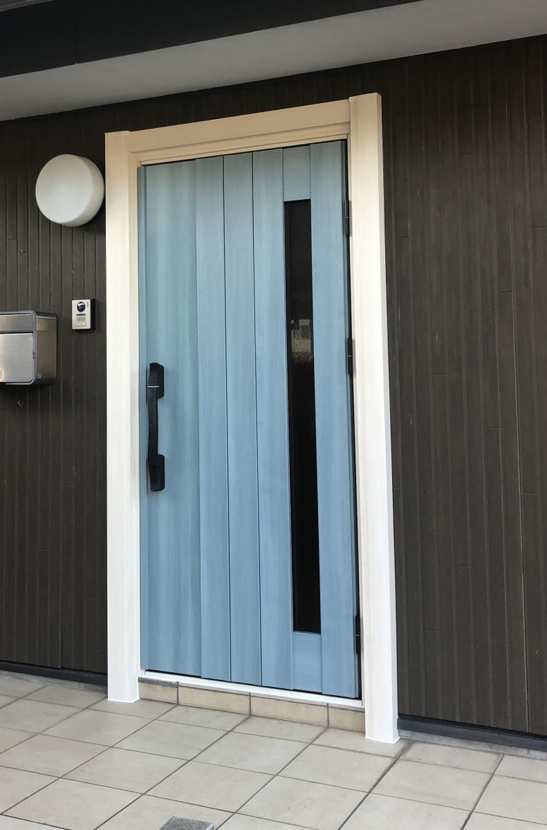 TERAMOTOの【玄関ドア施工例】玄関ドアを１日で電池式スマートキーの玄関ドアに取替しました。の施工後の写真2