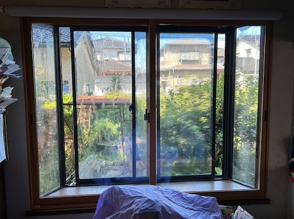 TERAMOTOの【内窓施工例】出窓の手前に内窓インプラスを施工させていただきました。の施工後の写真2