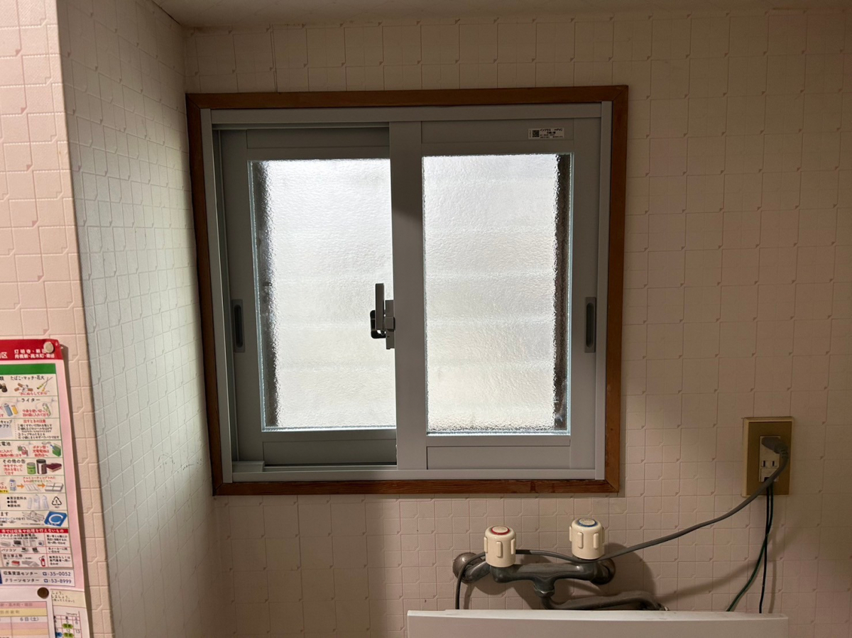 TERAMOTOの【内窓施工例】ルーバー窓の内側に内窓インプラスを施工させていただきました。の施工後の写真1