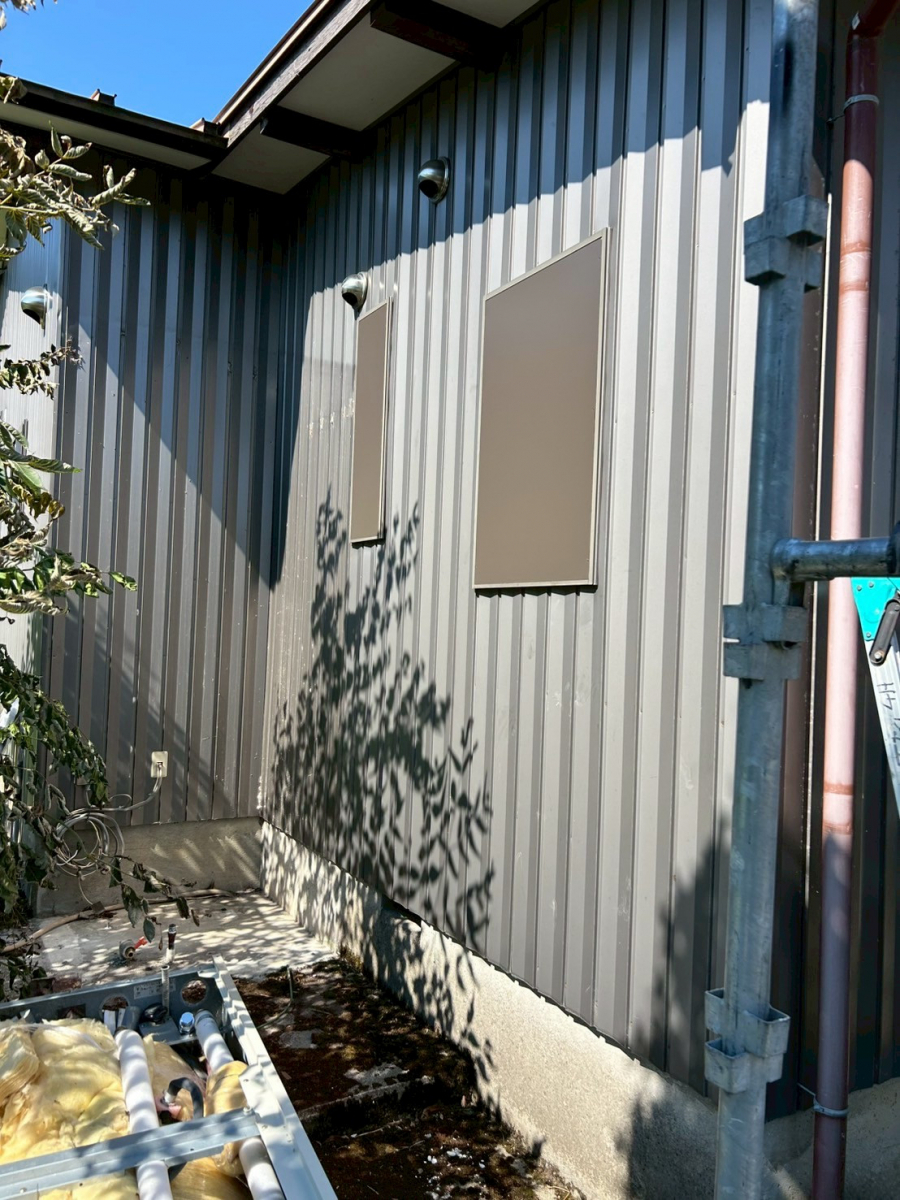 TERAMOTOの【テラス施工例】エコキュート置場にスピーネでテラス屋根を施工させていただきました。の施工前の写真1