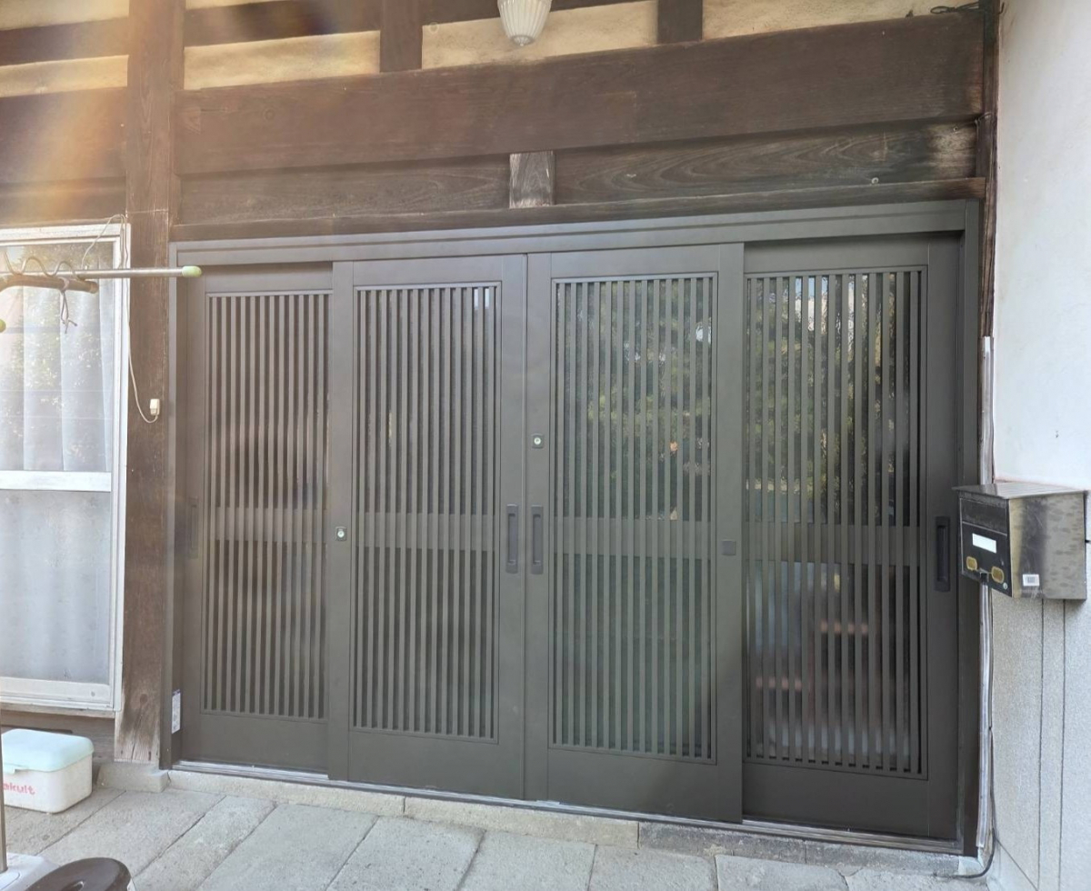 TERAMOTOの【玄関引戸施工例】玄関引戸を取替させていただきました。の施工後の写真1