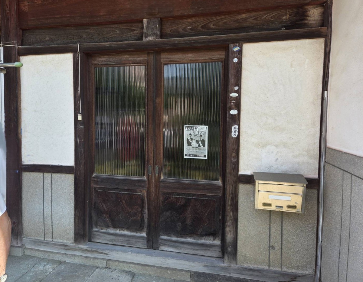 TERAMOTOの【玄関引戸施工例】玄関引戸を取替させていただきました。の施工前の写真1