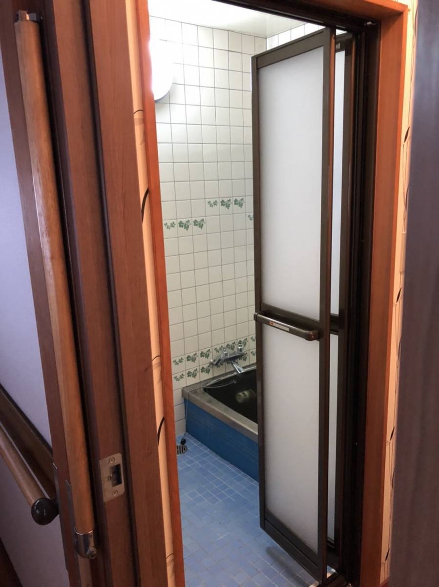 TERAMOTOの【施工例】浴室ドアの施工後の写真1