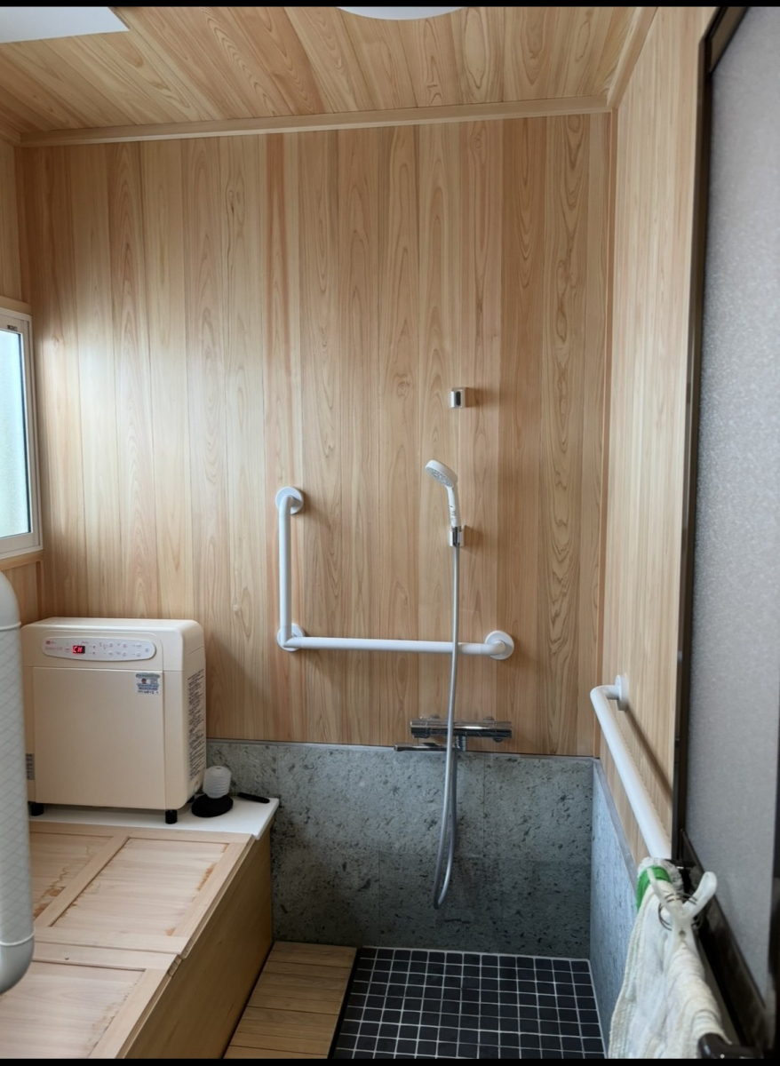 青梅トーヨー住器 湘南支店の【神奈川県藤沢市】浴室リフォーム後に内窓設置しました。の施工後の写真2