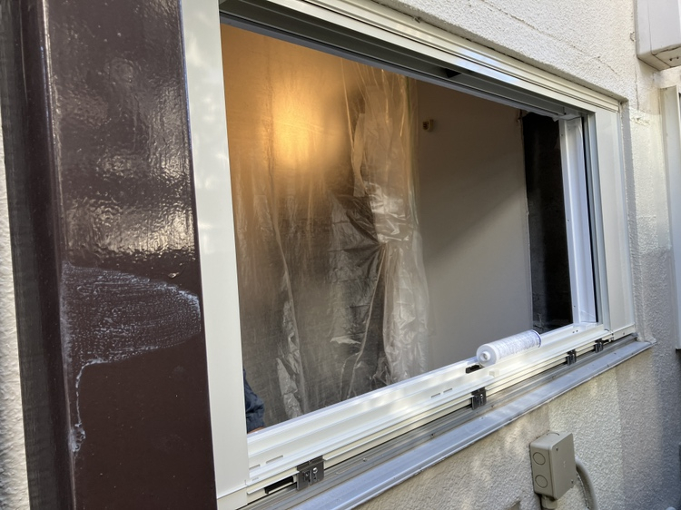 コーホクトーヨー住器の外壁は壊さずにマド交換/リプラスの施工後の写真1