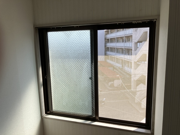 コーホクトーヨー住器のインプラスで窓からの騒音に効果/遮音/結露防止/先進的窓リノベでお得/板橋区の施工前の写真2