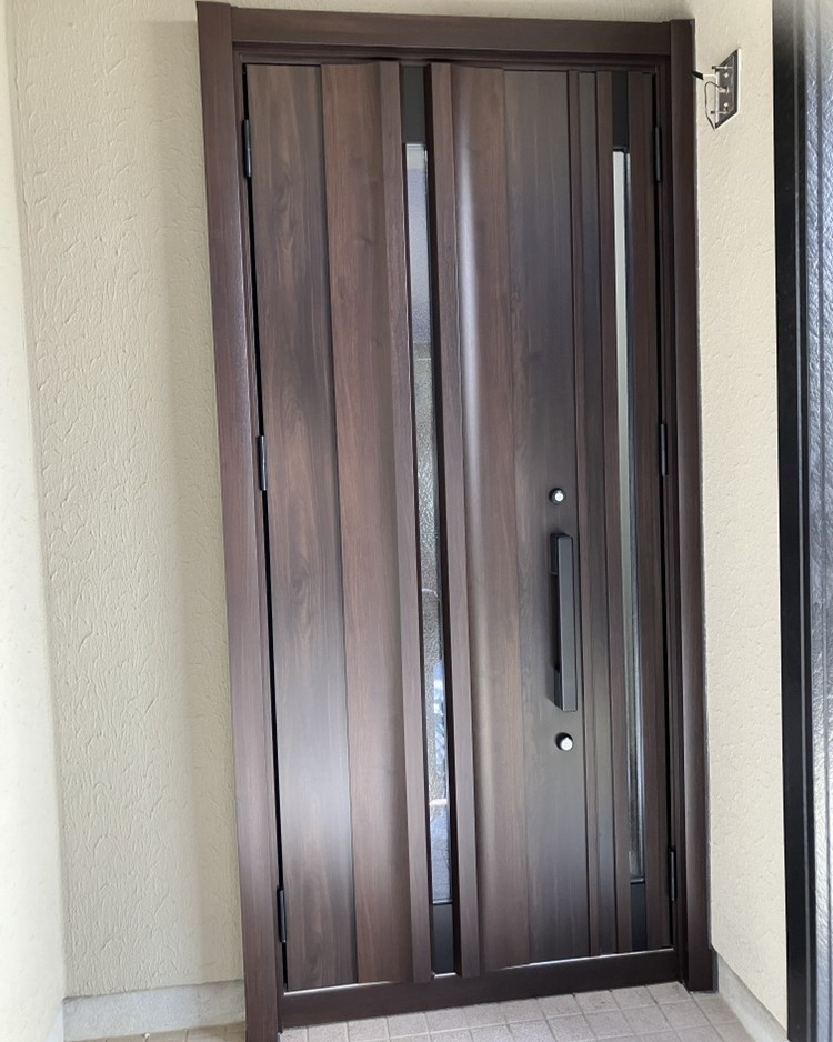 コーホクトーヨー住器の【さいたま市】リシェント/玄関ドアの施工後の写真1