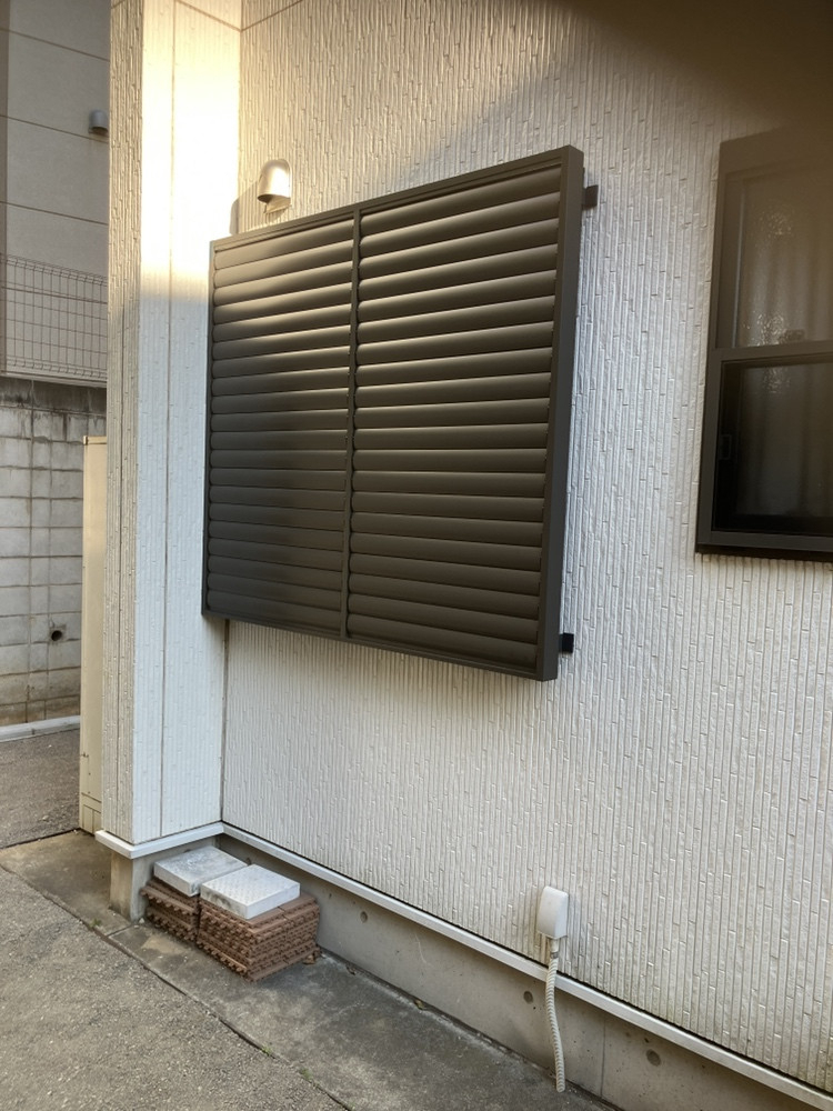 マドReSTの【和光市】目隠し可動ルーバー/浴室の施工後の写真1