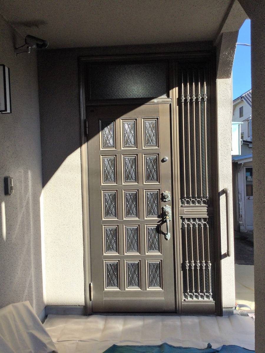 コーホクトーヨー住器の玄関ドアの交換の施工前の写真1