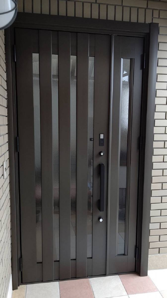 ツカサトーヨー住器の☆リシェント玄関ドアの取替え工事☆の施工後の写真1