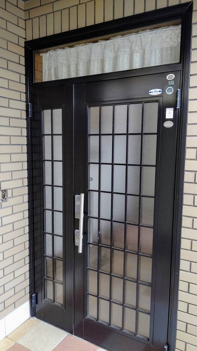 ツカサトーヨー住器の☆リシェント玄関ドアの取替え工事☆の施工前の写真1