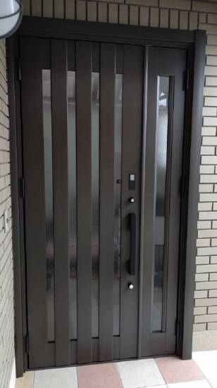 ツカサトーヨー住器の☆リシェント玄関ドアの取替え工事☆施工事例写真1
