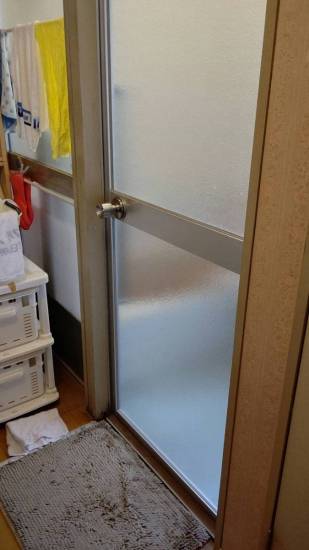 ツカサトーヨー住器の☆浴室ドアのガラス交換☆施工事例写真1