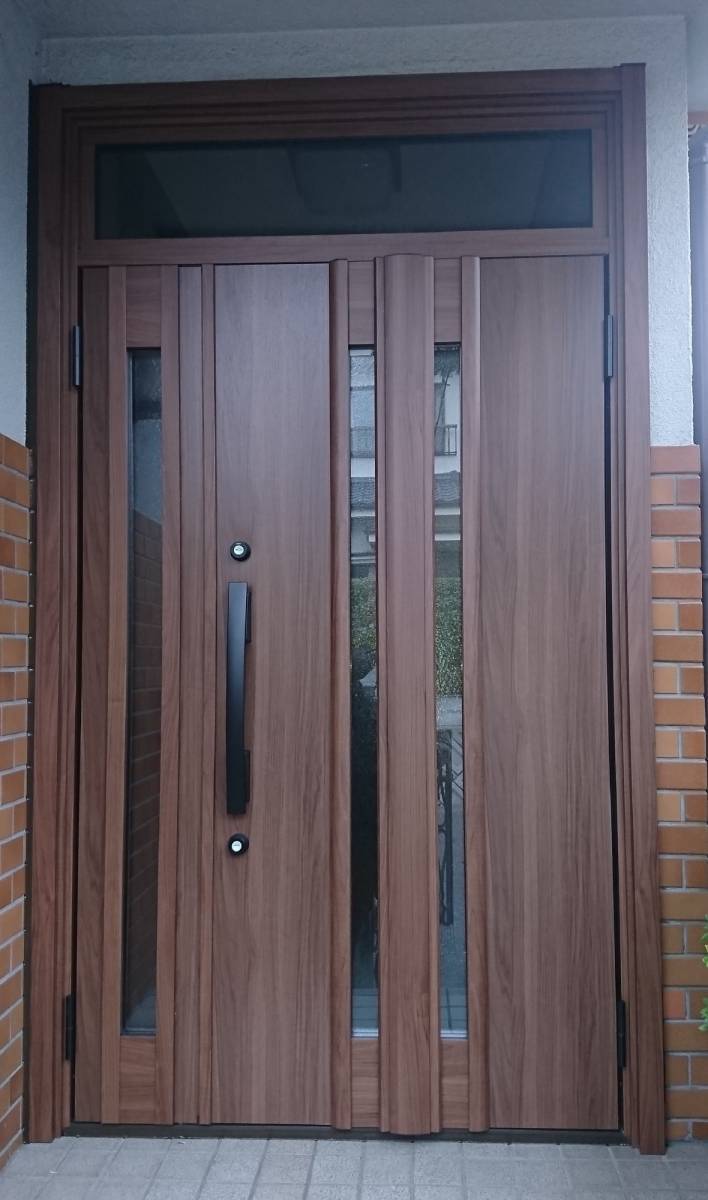 ツカサトーヨー住器の☆玄関ドアの取替え☆の施工後の写真1