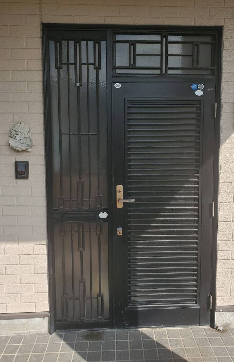 ツカサトーヨー住器の☆リシェント玄関ドアの取替え☆の施工前の写真1