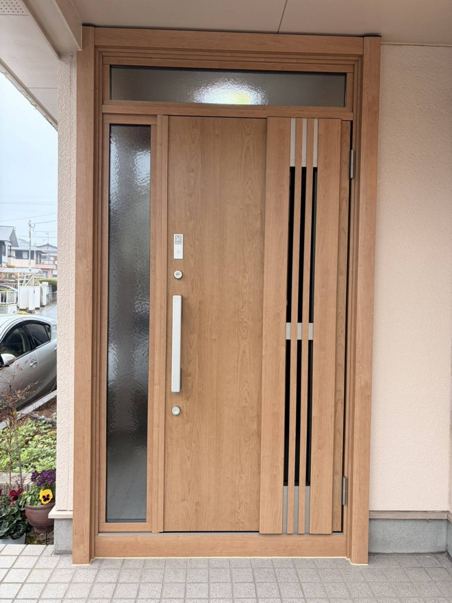 ツカサトーヨー住器の1日で叶える、理想の『家の顔』。」の施工後の写真1