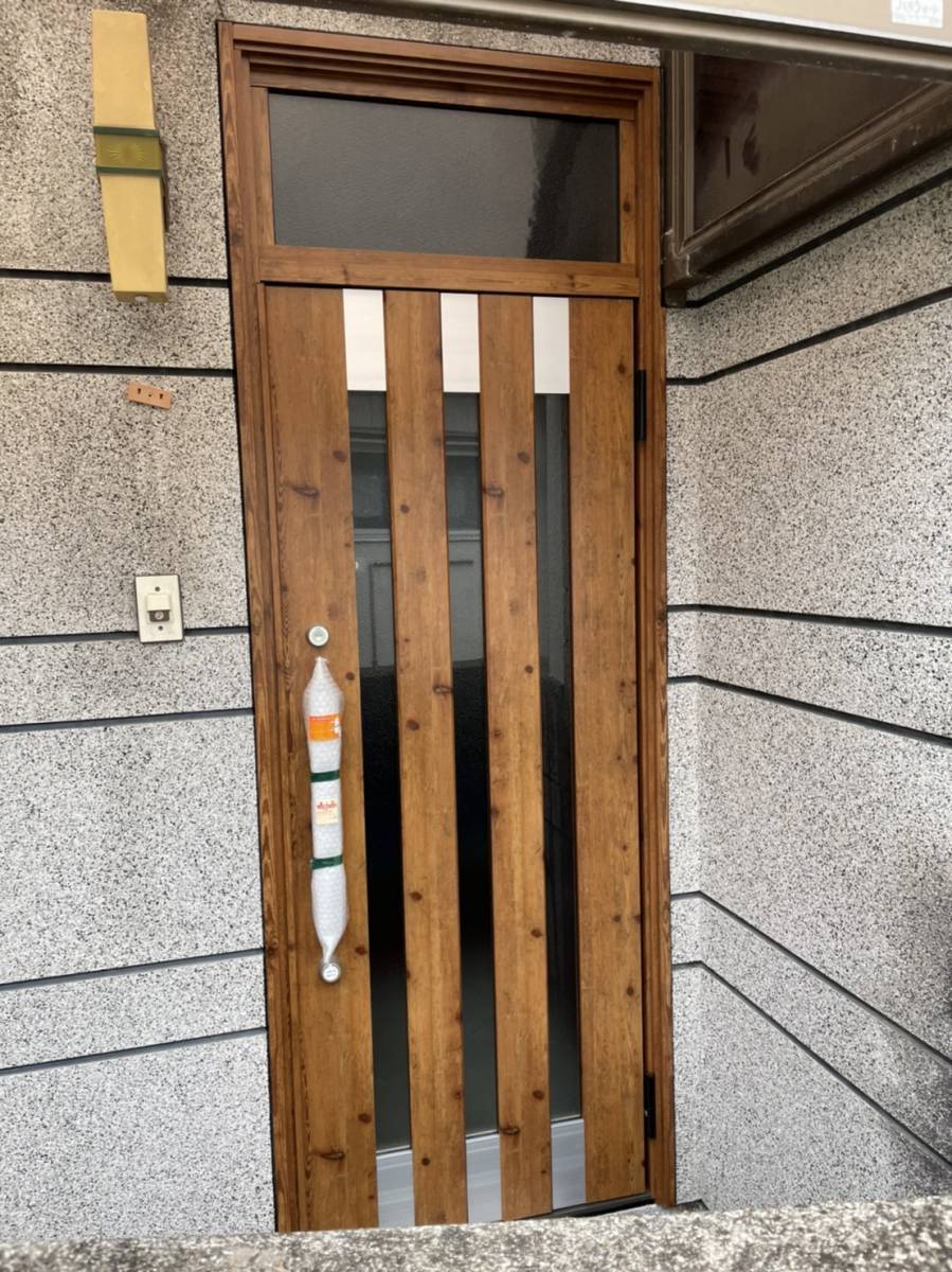 ツカサトーヨー住器の☆おしゃれな玄関へと早変わり☆の施工後の写真2