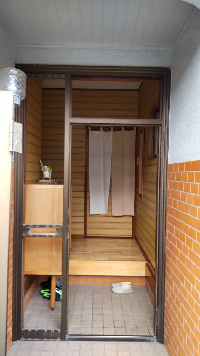 ツカサトーヨー住器の☆明るく生まれ変わった玄関ドア☆の施工前の写真2