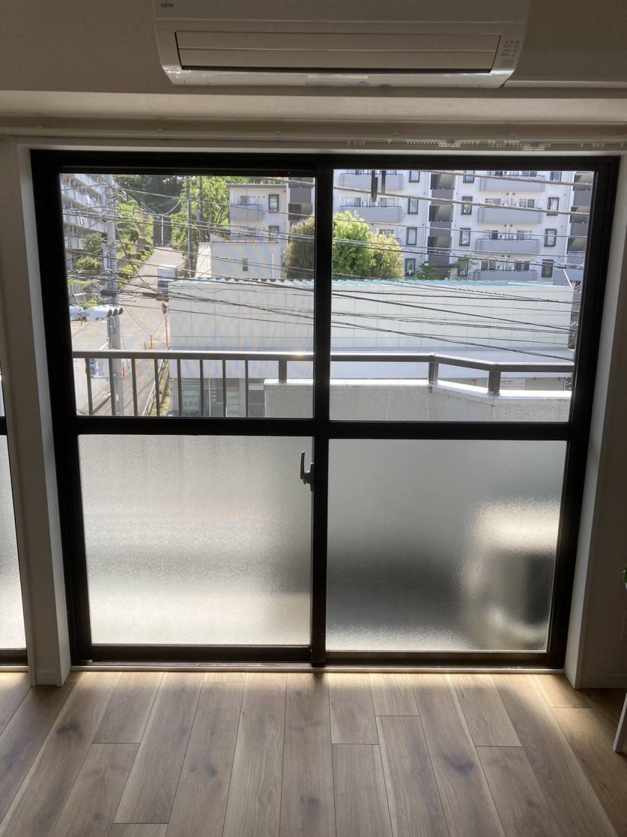 ミネオトーヨー住器の横浜市　S様邸　内窓３台取付の施工前の写真3