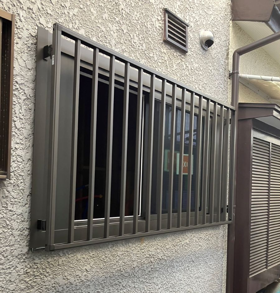 ミネオトーヨー住器の平塚市にて浴室窓のリフォーム工事の施工後の写真1