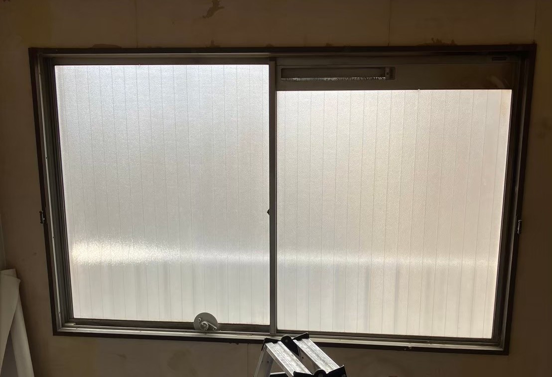 ミネオトーヨー住器の川崎市にて内窓「インプラス」取付の施工前の写真3