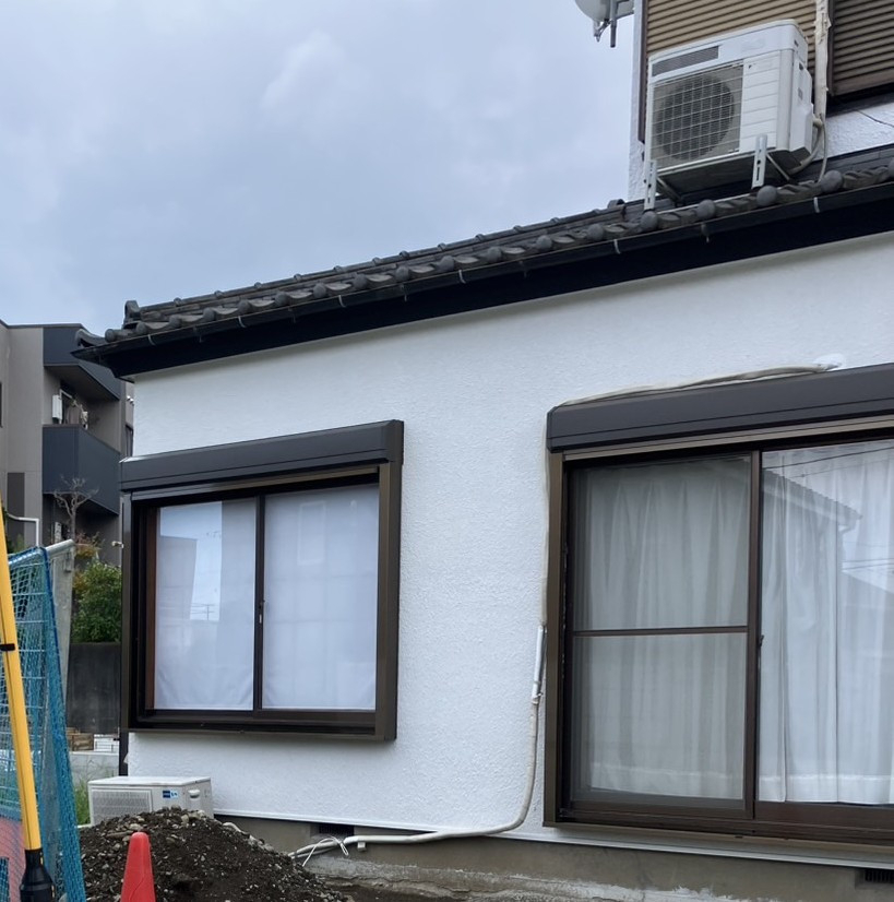 ミネオトーヨー住器の小田原市にて後からつけれるリフォームッシャッター取付の施工後の写真1