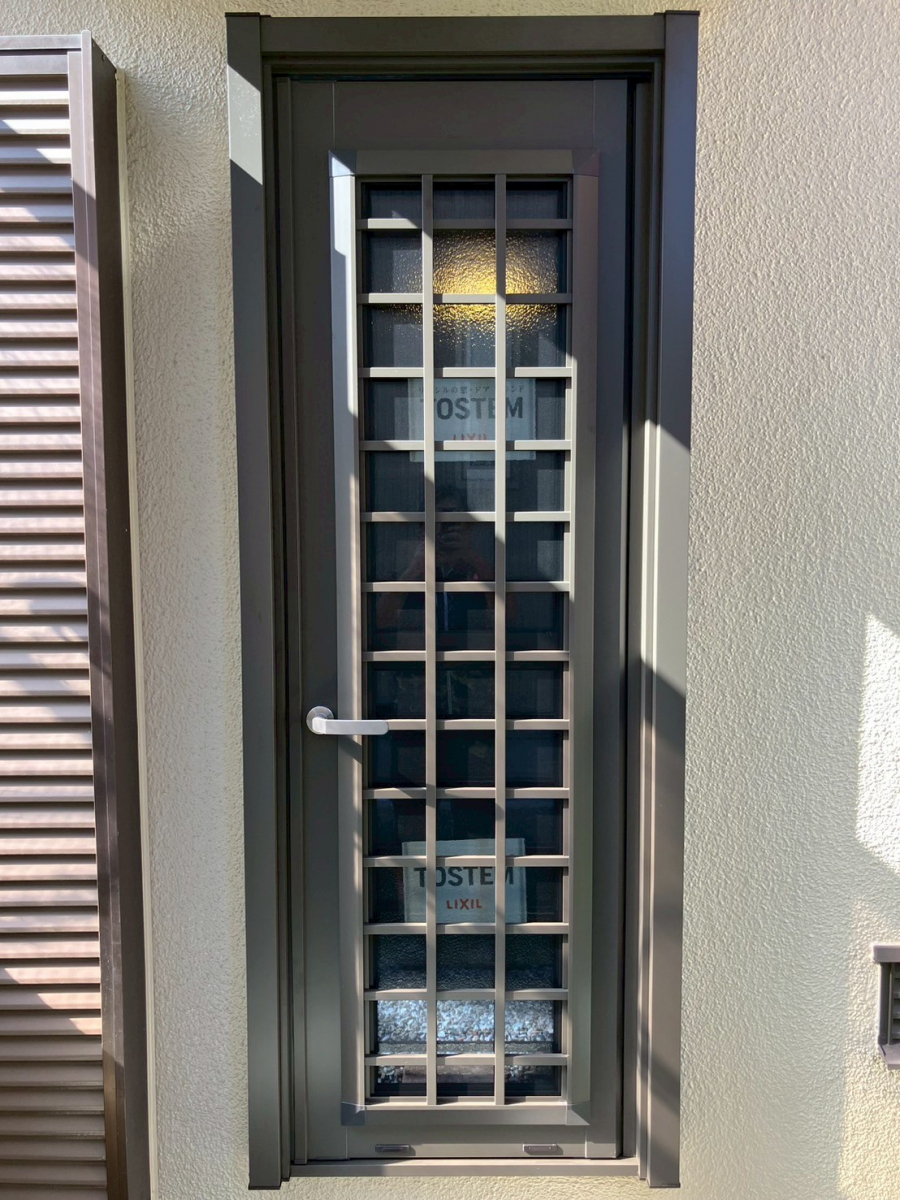 ミネオトーヨー住器の松田町にて玄関ドア・勝手口リフォーム!の施工後の写真3