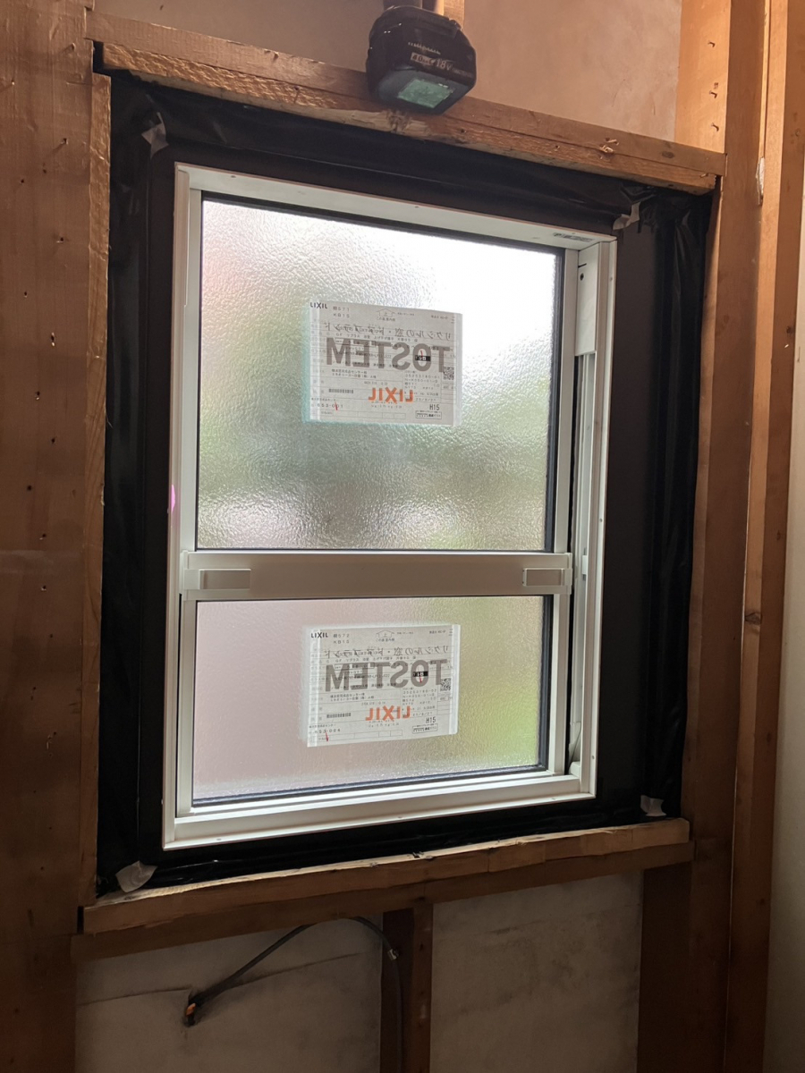 ミネオトーヨー住器の町田市にて浴室の窓をリフォームの施工後の写真1