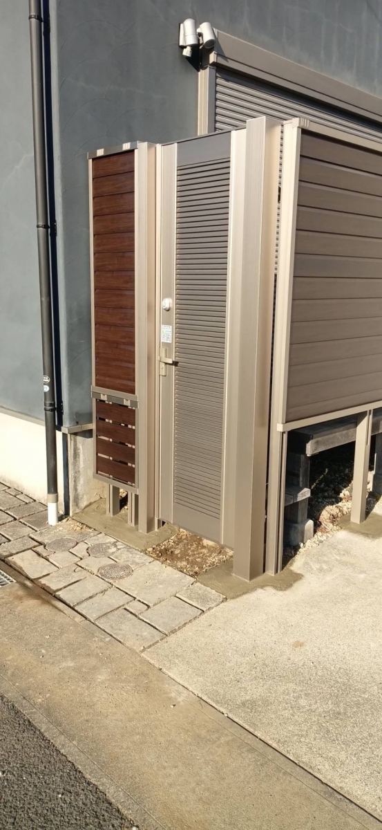 ミネオトーヨー住器の二宮町にて門扉・目隠しを設置しました！の施工後の写真2