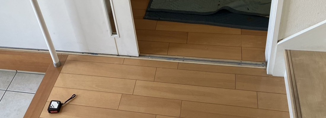 ミネオトーヨー住器の厚木市にて室内ドアのレールを交換！の施工前の写真2