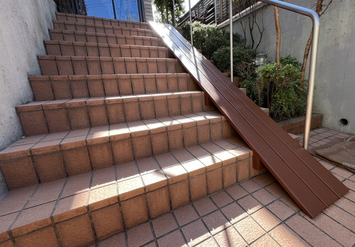 ミネオトーヨー住器の小田原市　自転車用スロープの施工後の写真1