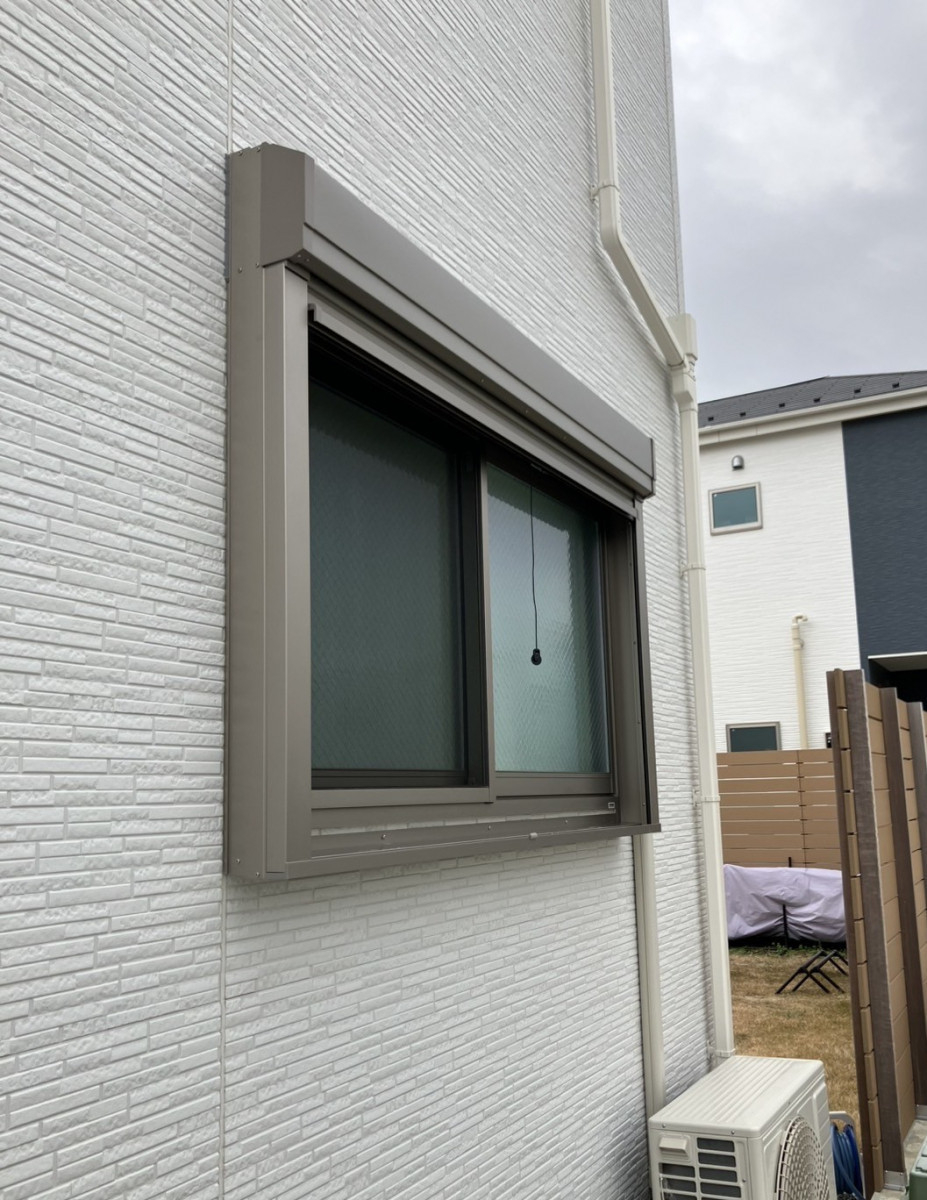 ミネオトーヨー住器の後付けシャッターの取付で防犯　大磯町の施工後の写真2