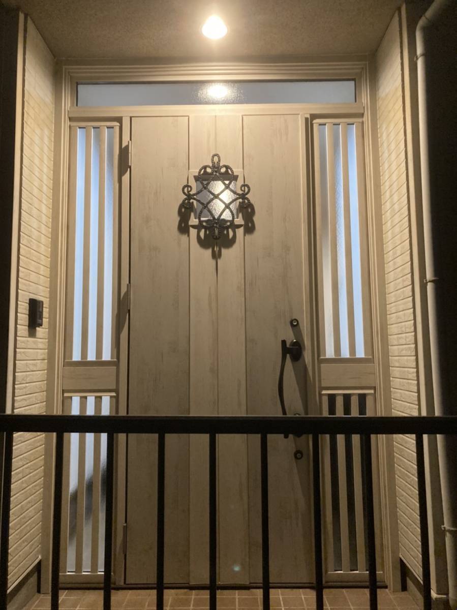 ミネオトーヨー住器の飾り付きのドアもあります！！の施工後の写真1
