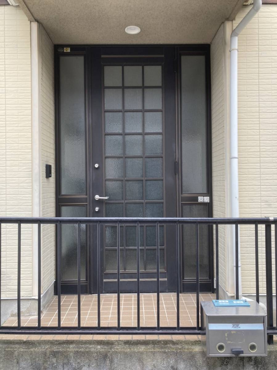 ミネオトーヨー住器の飾り付きのドアもあります！！の施工前の写真1