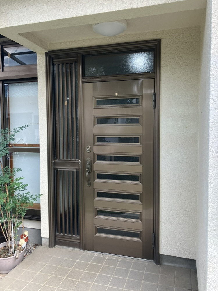 LUXSの★玄関ドア交換工事/戸建て/リシェント玄関ドア3/埼玉県所沢市の施工前の写真1