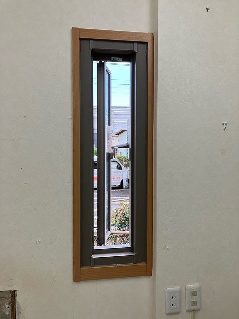LUXSの★窓交換（カバー工法）／戸建て／リプラス／ＬＩＸＩＬ／所沢市の施工後の写真2
