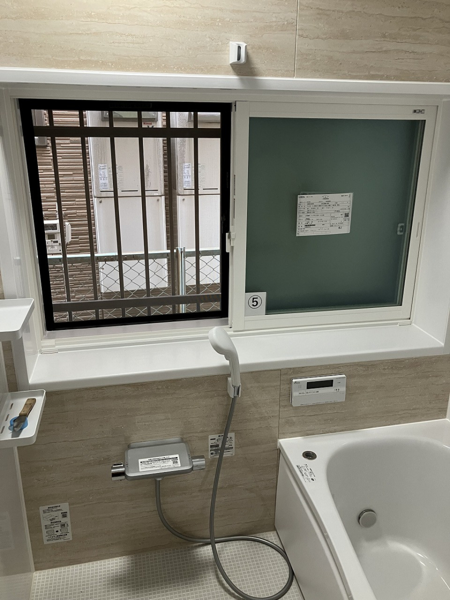 LUXSの★内窓工事／戸建て／インプラス／ＬＩＸＩＬ／所沢市★の施工後の写真2