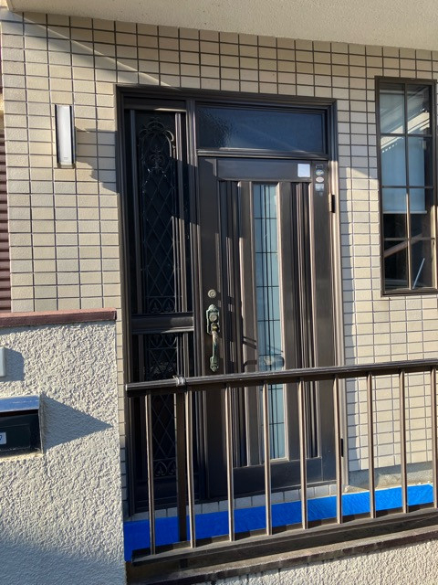 LUXSの★玄関ドア交換工事／戸建て／リシェント玄関ドア／ＬＩＸＩＬ／狭山市★の施工前の写真1